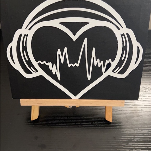 Pre-drawn Canvas Kit - Picture 3 of 16